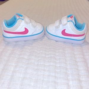 Nike KIDS Capri 3 Leather toddler/baby shoes size 2c.
